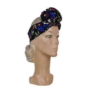 ISO: Wrap Scarf in Mod Flamenco